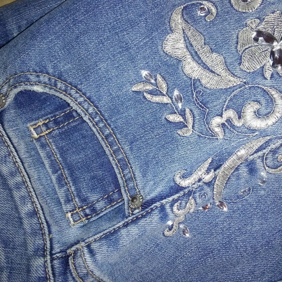 💙PRICE DROP ❤VS KISS WMS  jeans with rhinestones - Picture 4 of 6